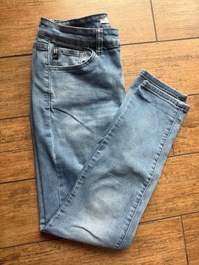 KanCan Light Blue Slim Straight women's Jeans